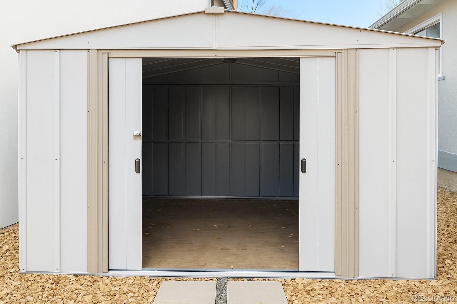 2910-2912 S Delaware Street