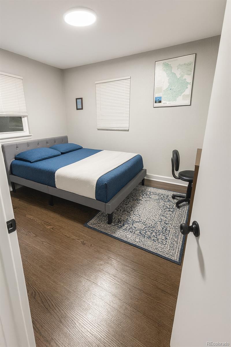 2910-2912 S Delaware Street