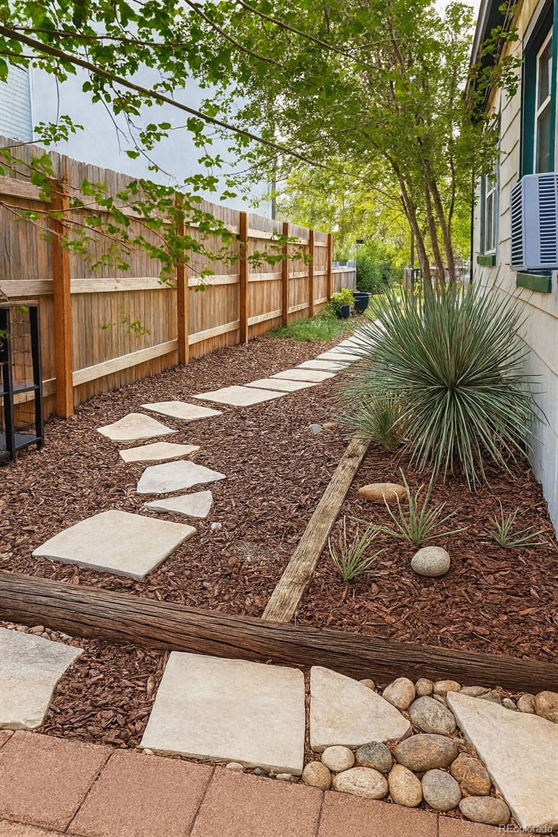 2910-2912 S Delaware Street