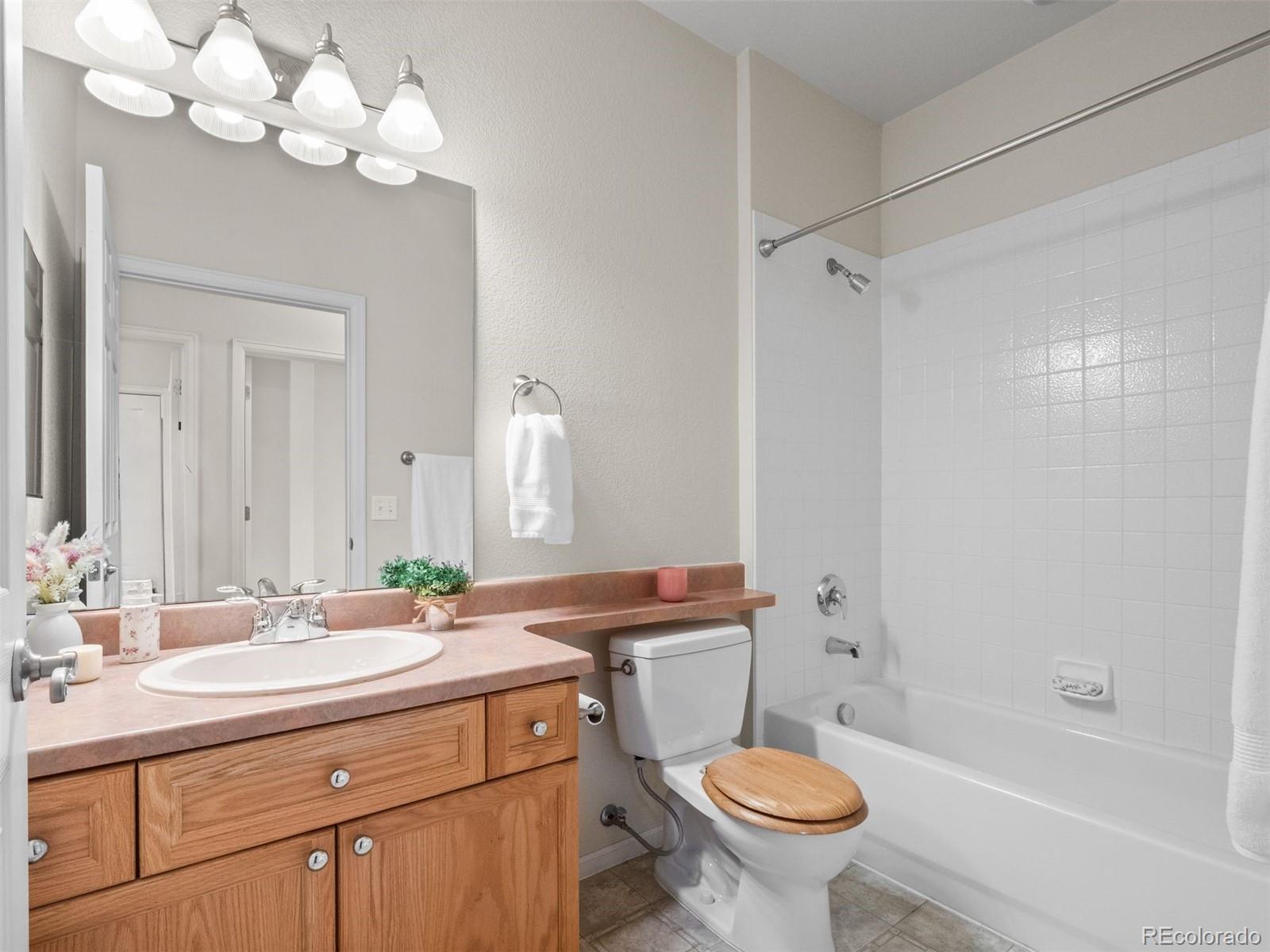 2240 S Vaughn Way Unit: 103