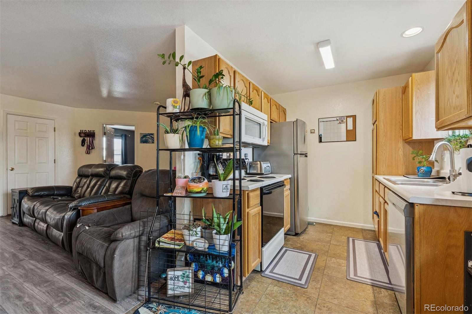 3820 Riverside Parkway