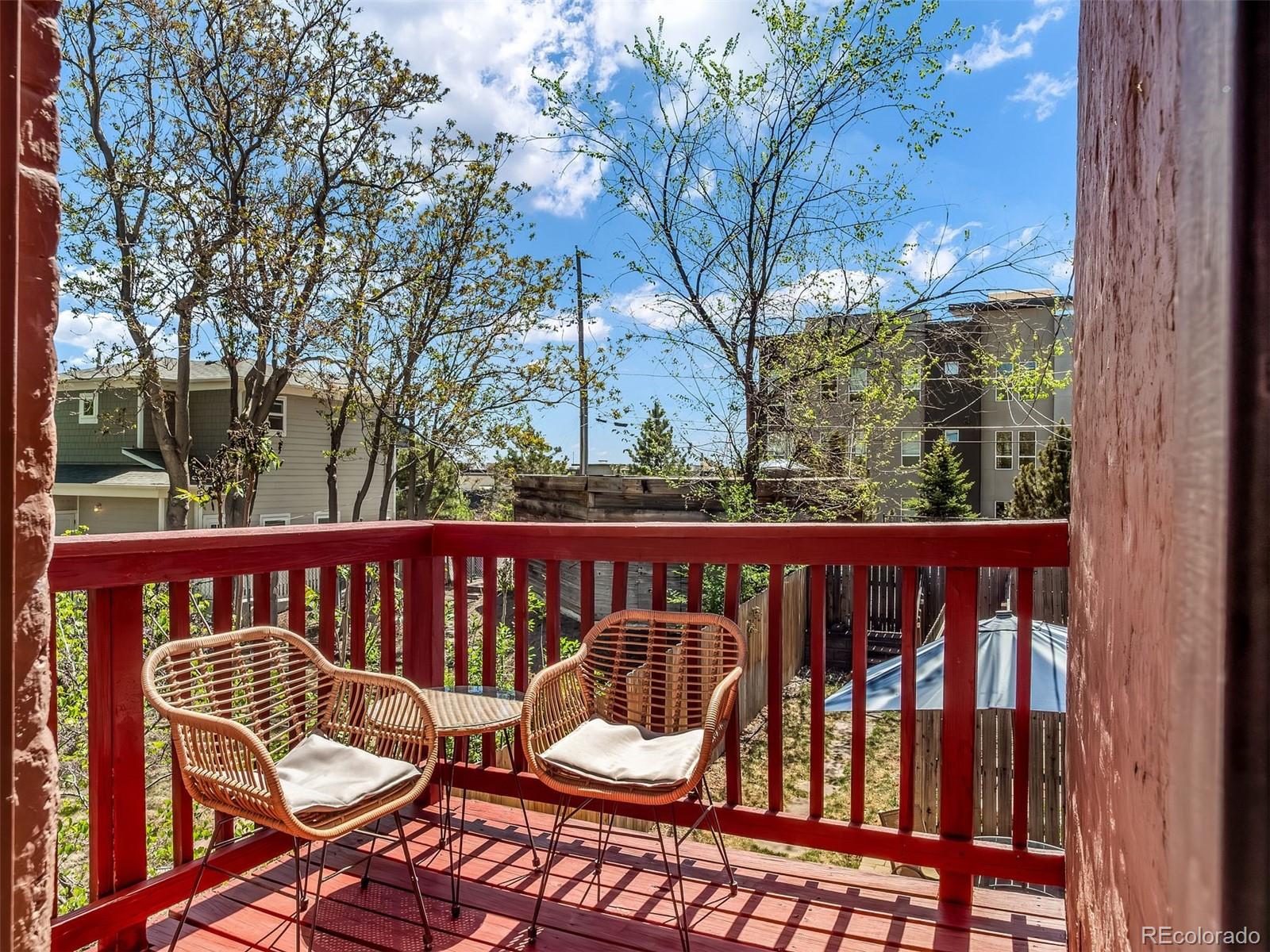 2560 River Drive