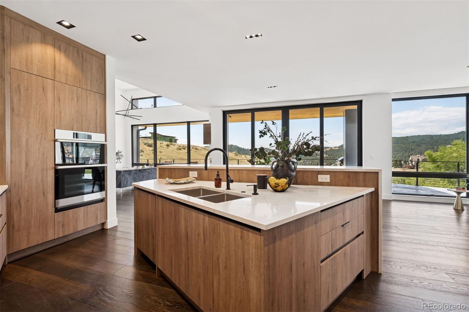 545 Strada Rossa Road