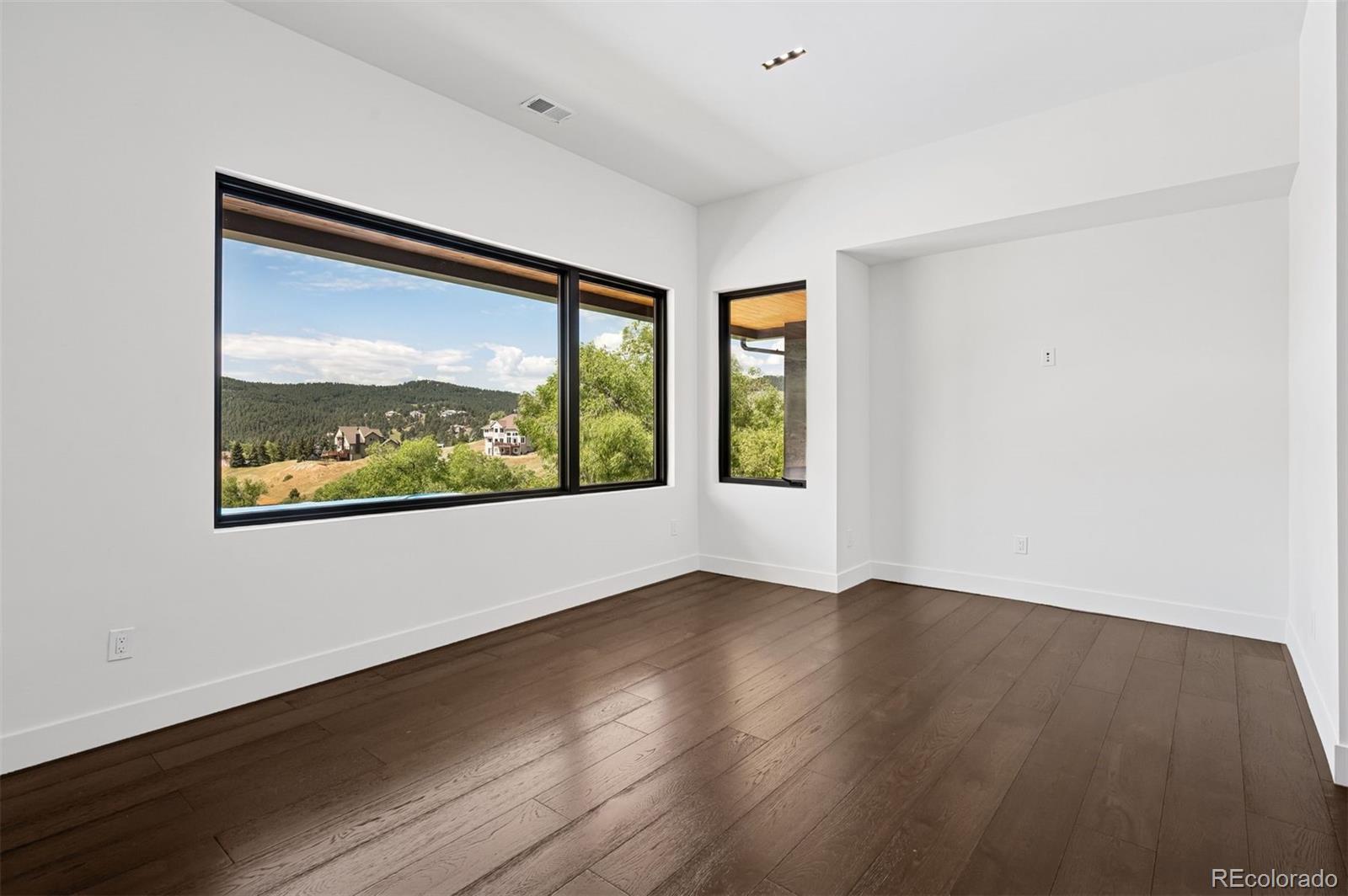 545 Strada Rossa Road