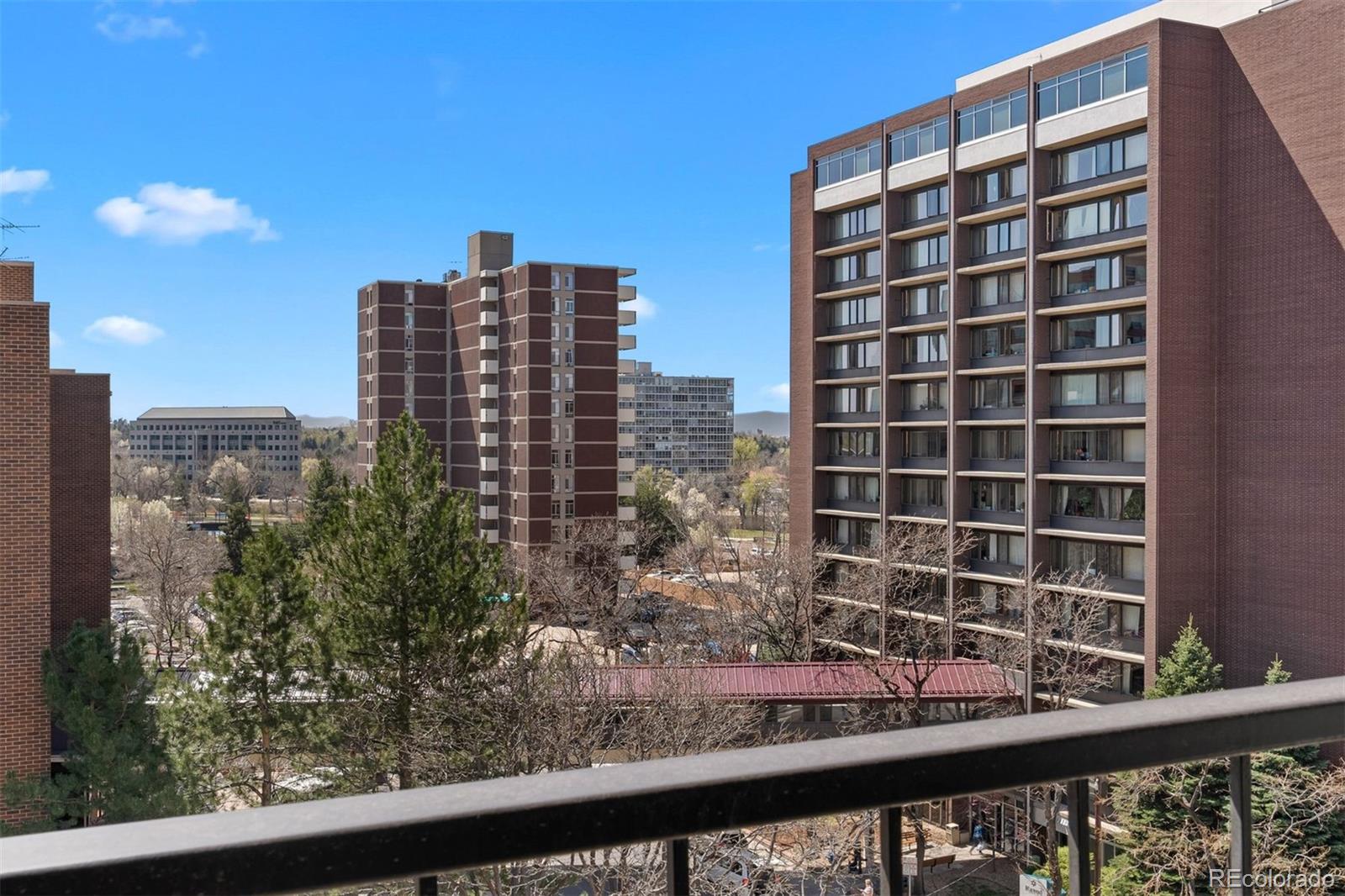 2 Adams Street Unit: 806