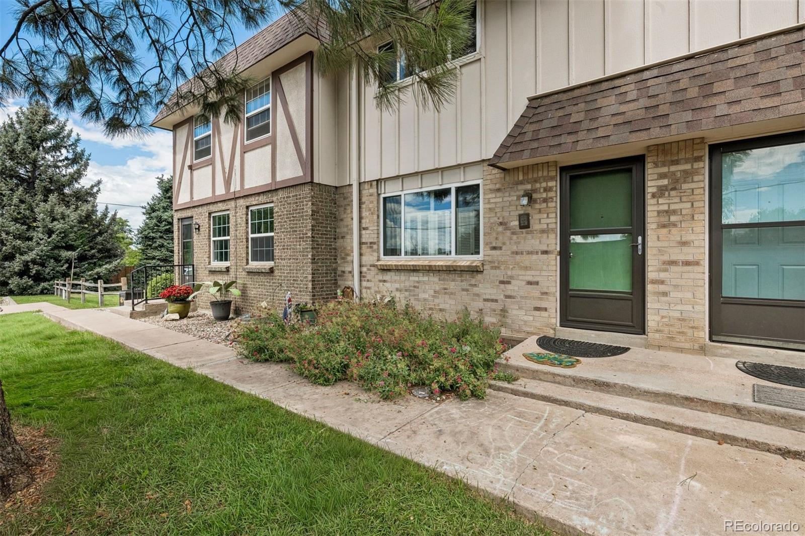 4808 E Hinsdale Place