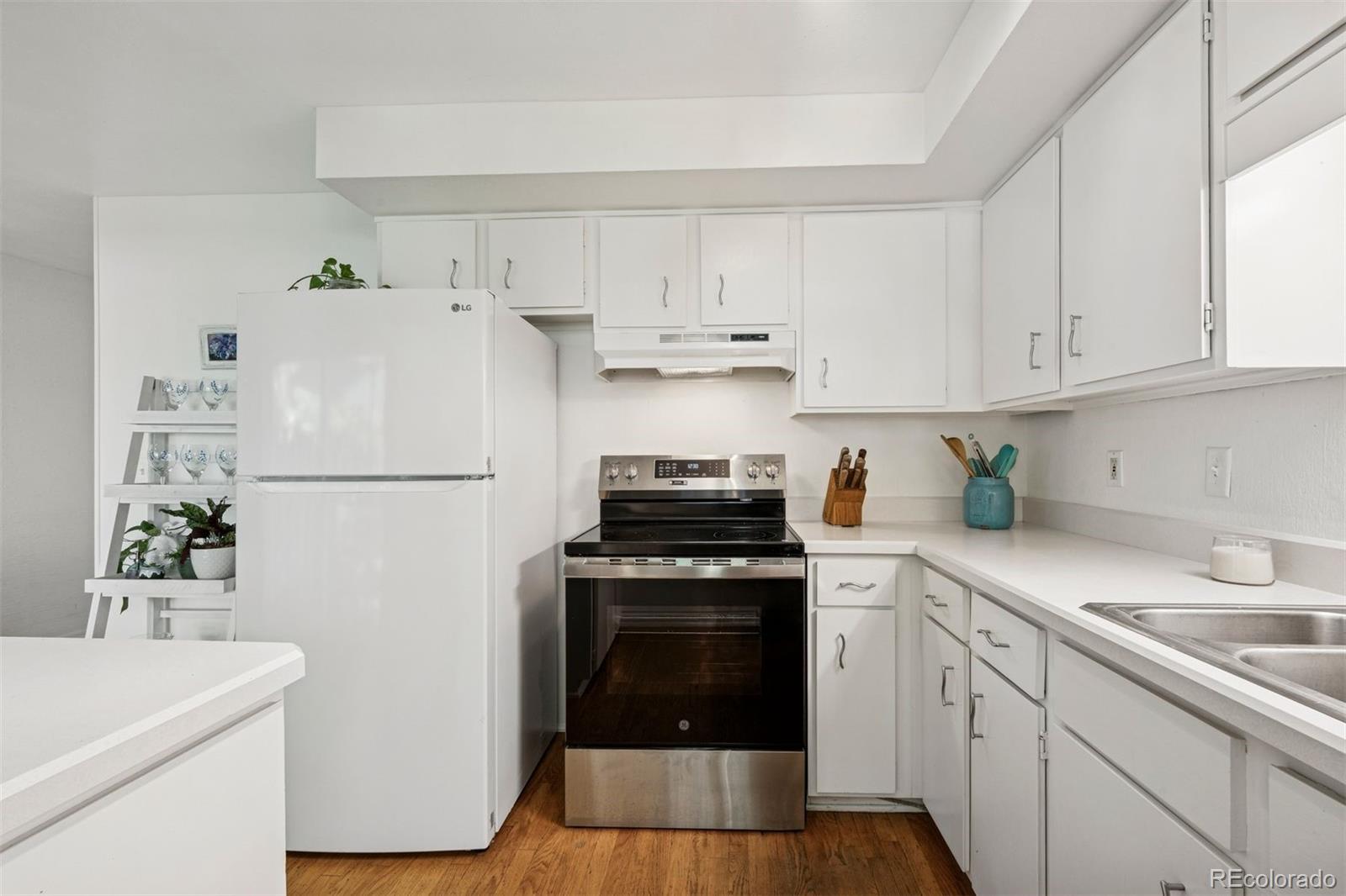 4808 E Hinsdale Place