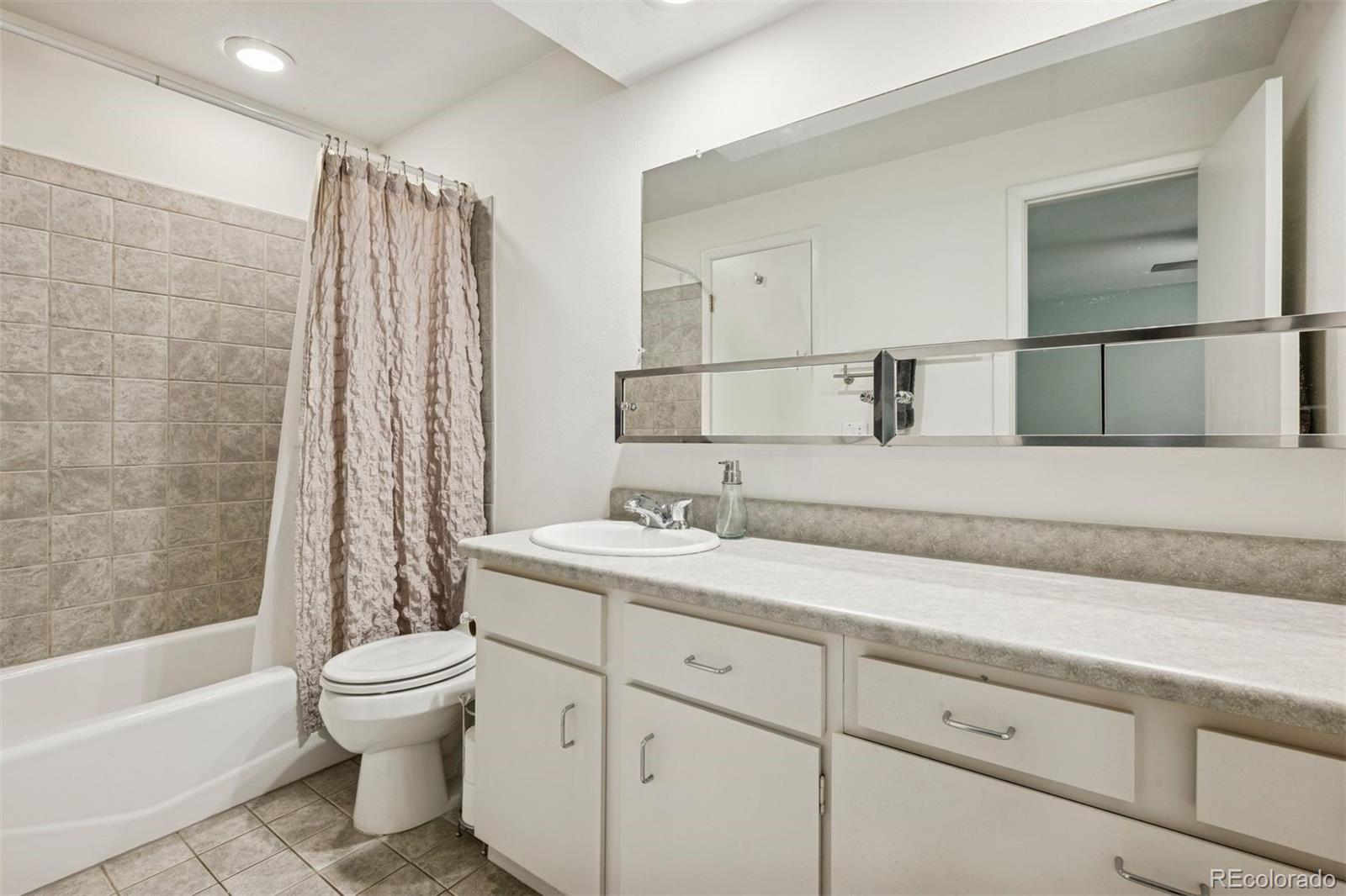 4808 E Hinsdale Place