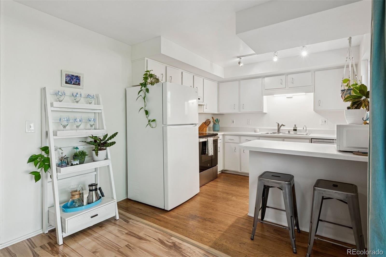 4808 E Hinsdale Place