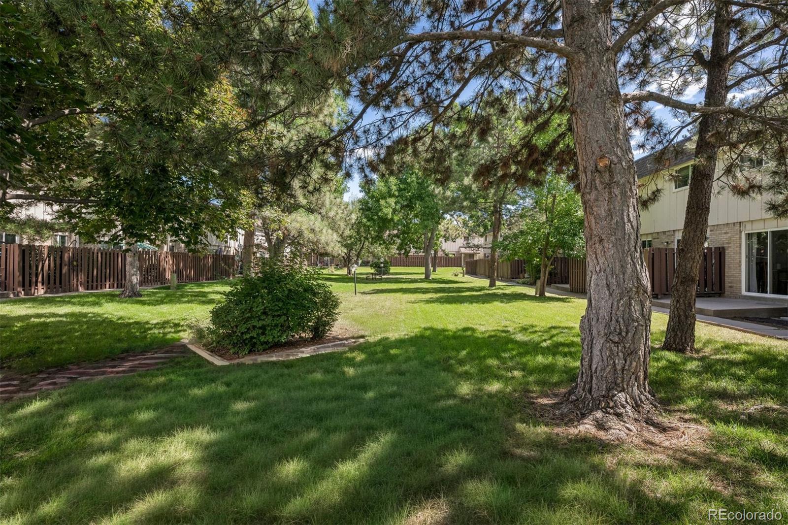 4808 E Hinsdale Place