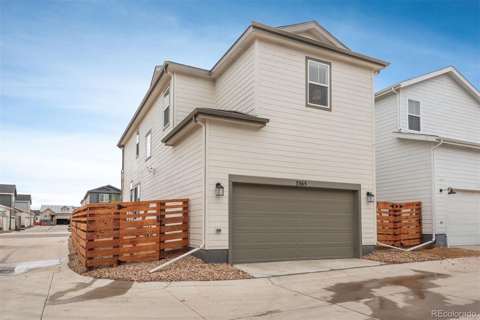 3365 N Coolidge Way