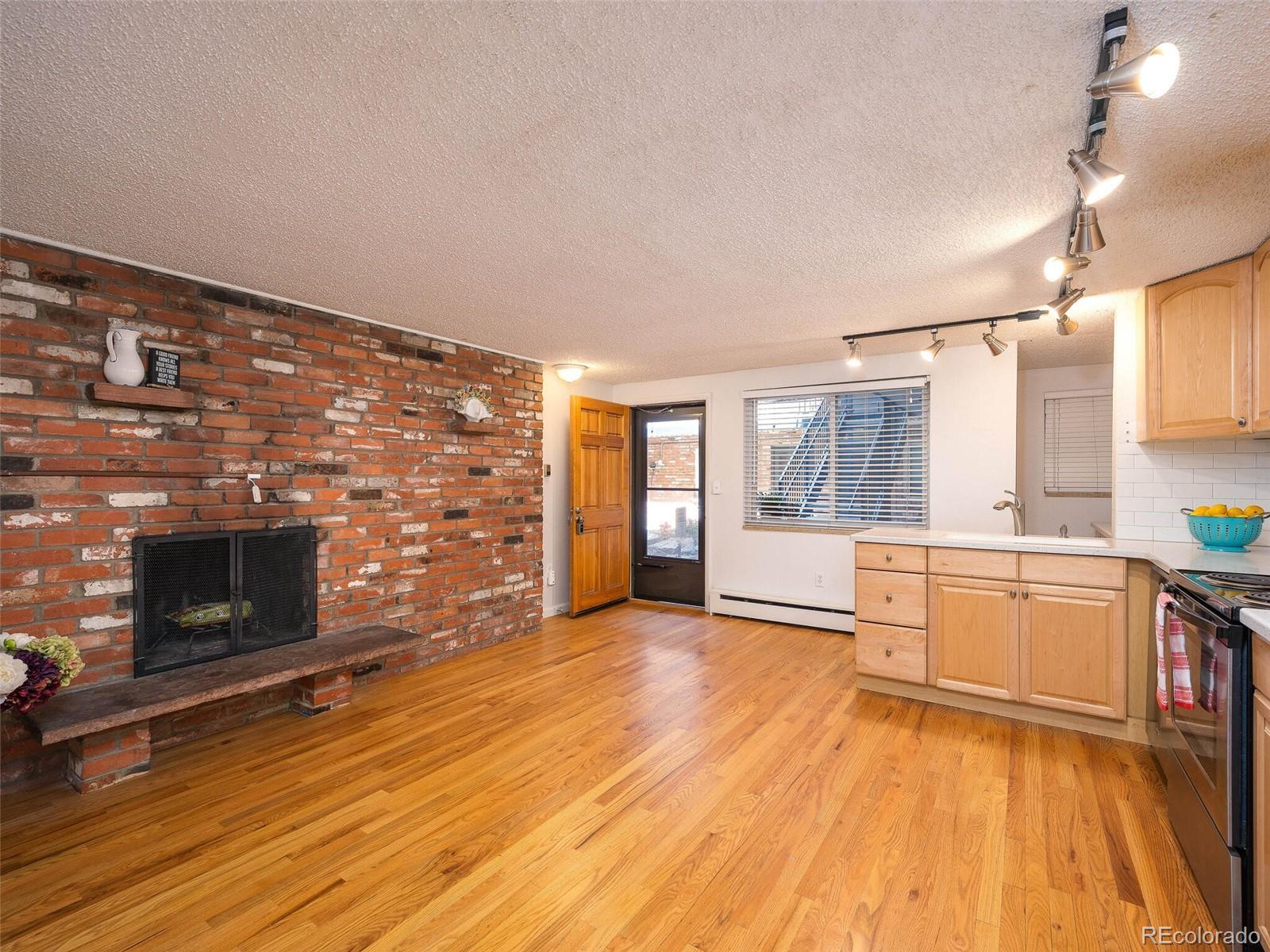 155 S Pennsylvania Street Unit: 101