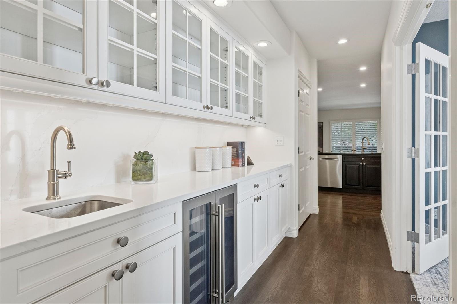 400 S Steele Street Unit: 61