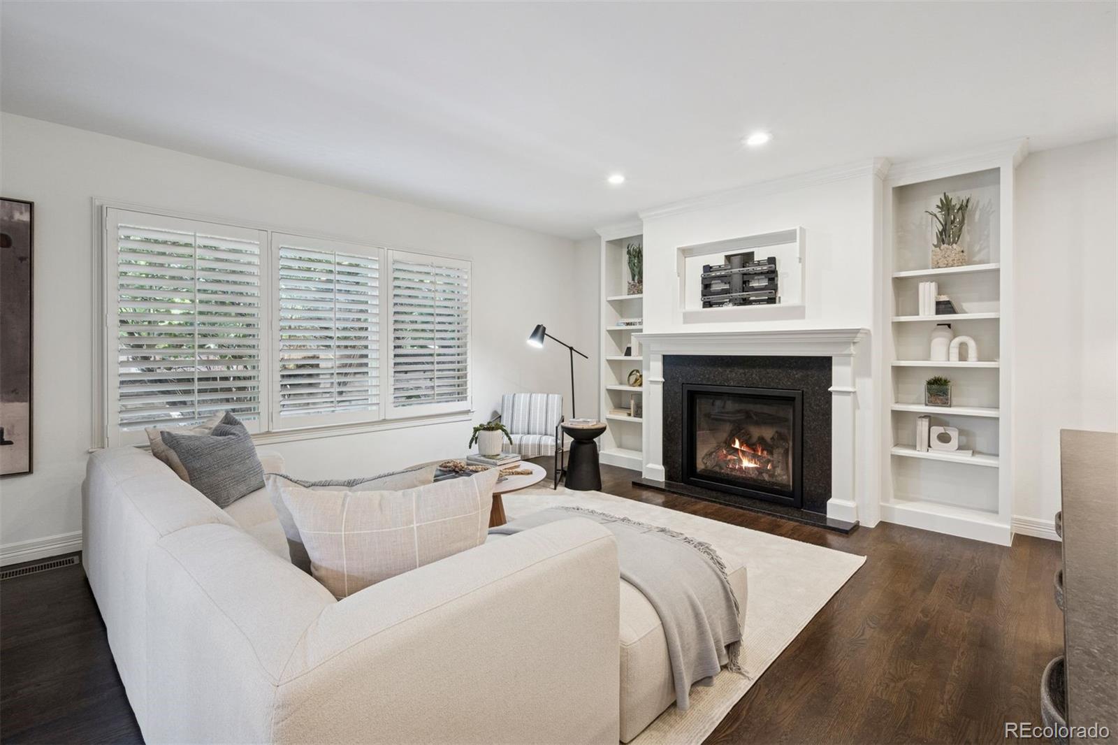 400 S Steele Street Unit: 61