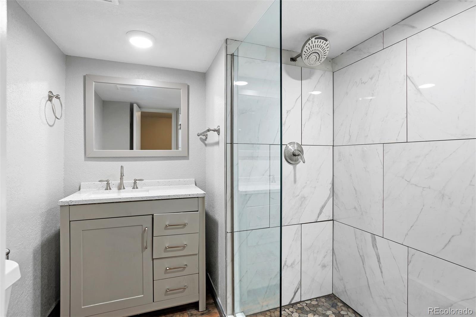 15976 E Bethany Place