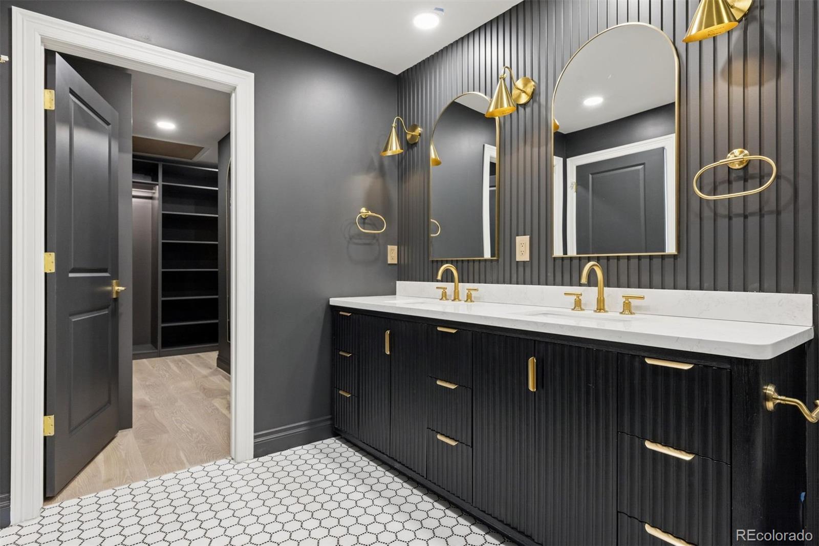 2552 E Alameda Avenue Unit: 47