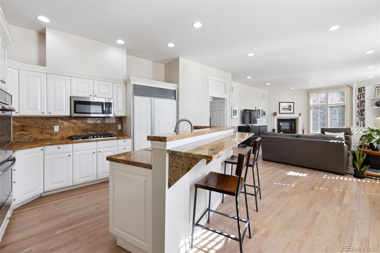 301 Garfield Street Unit: 1E