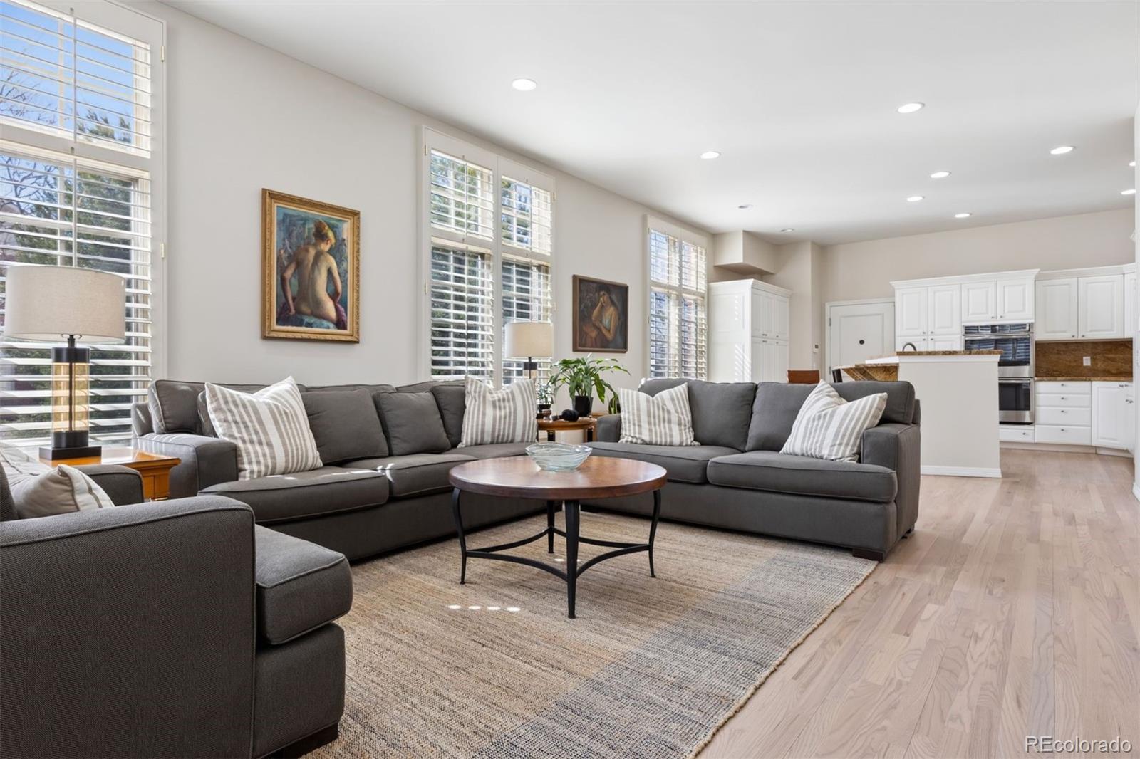 301 Garfield Street Unit: 1E