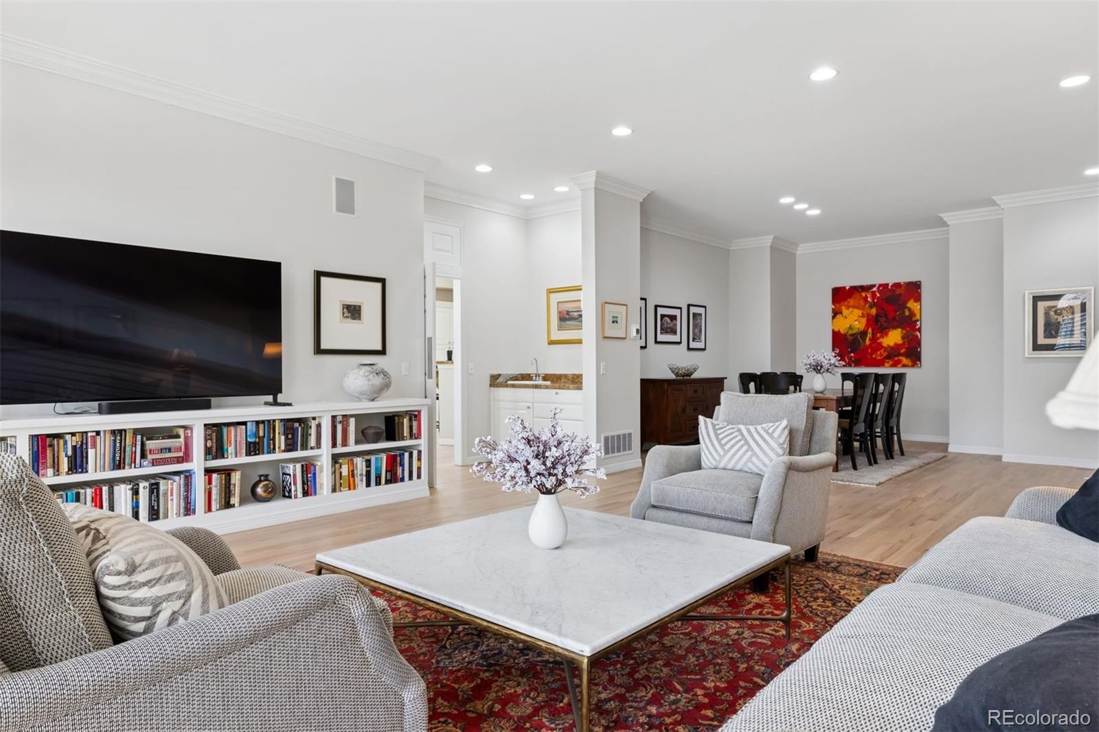 301 Garfield Street Unit: 1E