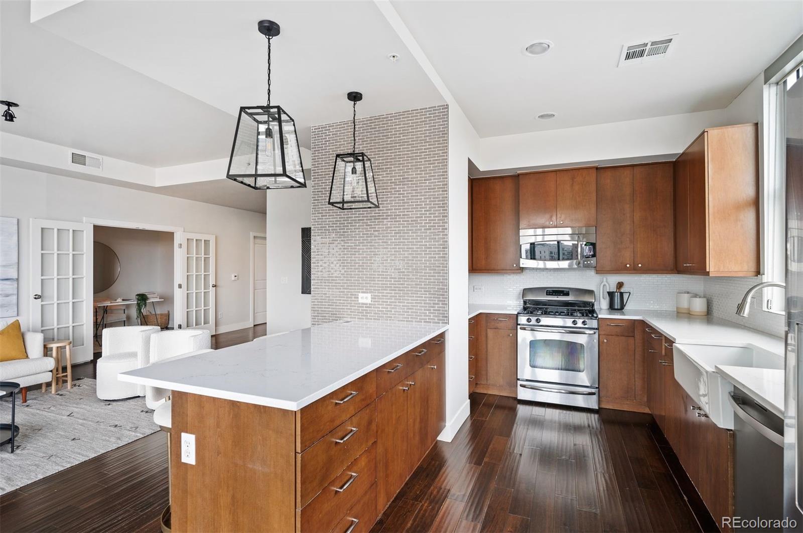 2001 Lincoln Street Unit: 722