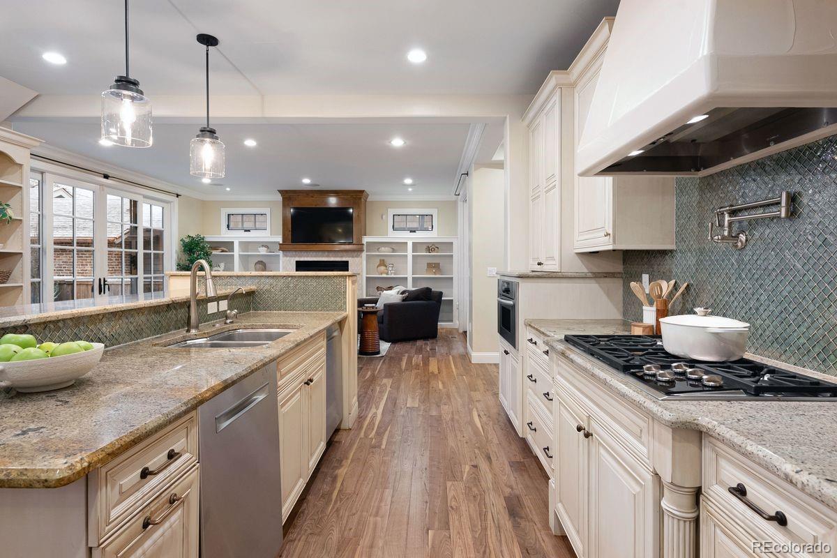 2312 S Fillmore Street