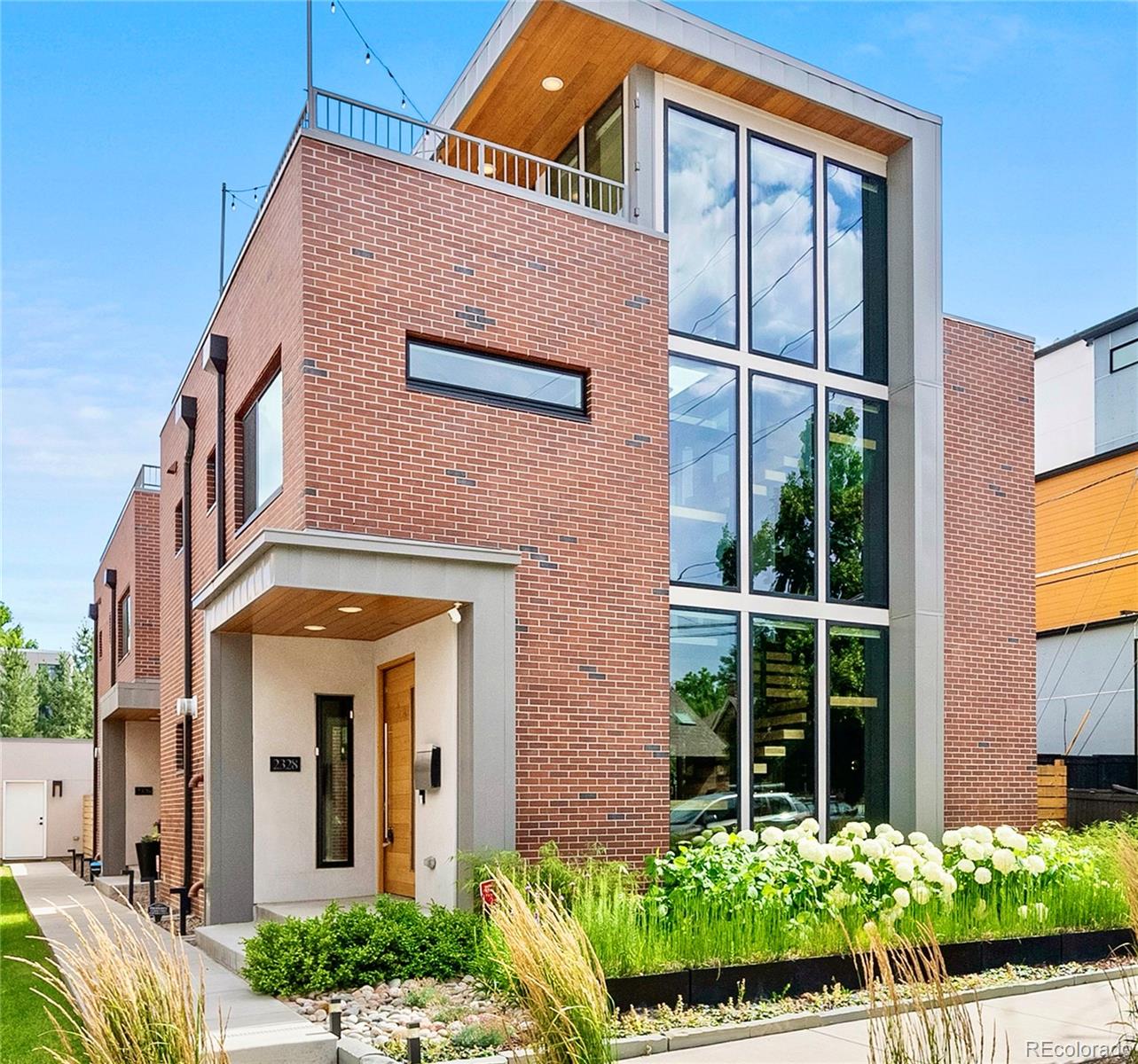 2328 W 33rd Avenue