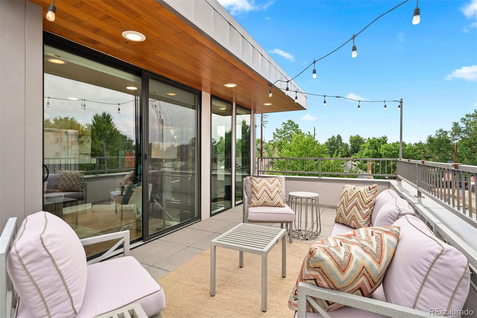 2328 W 33rd Avenue