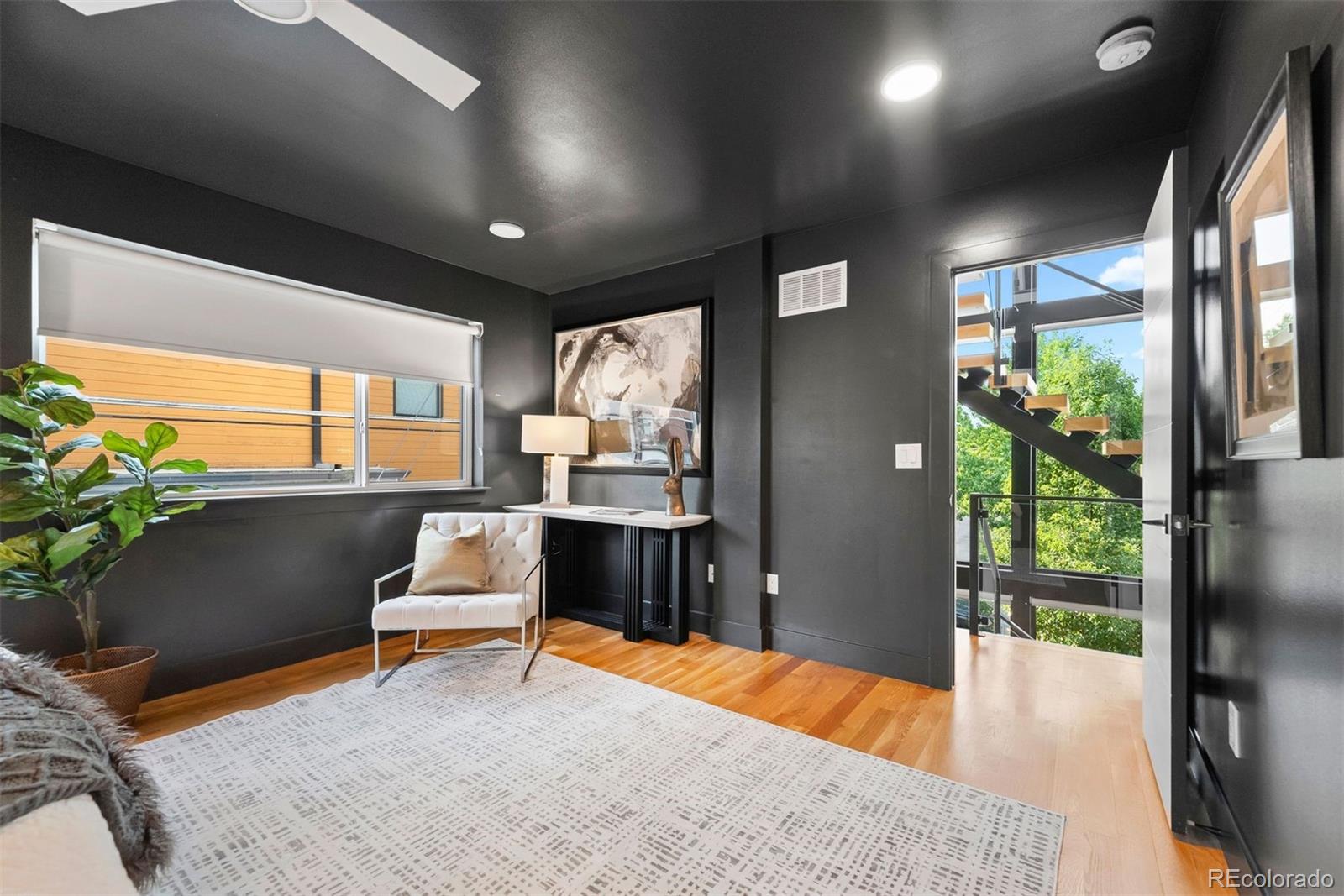 2328 W 33rd Avenue