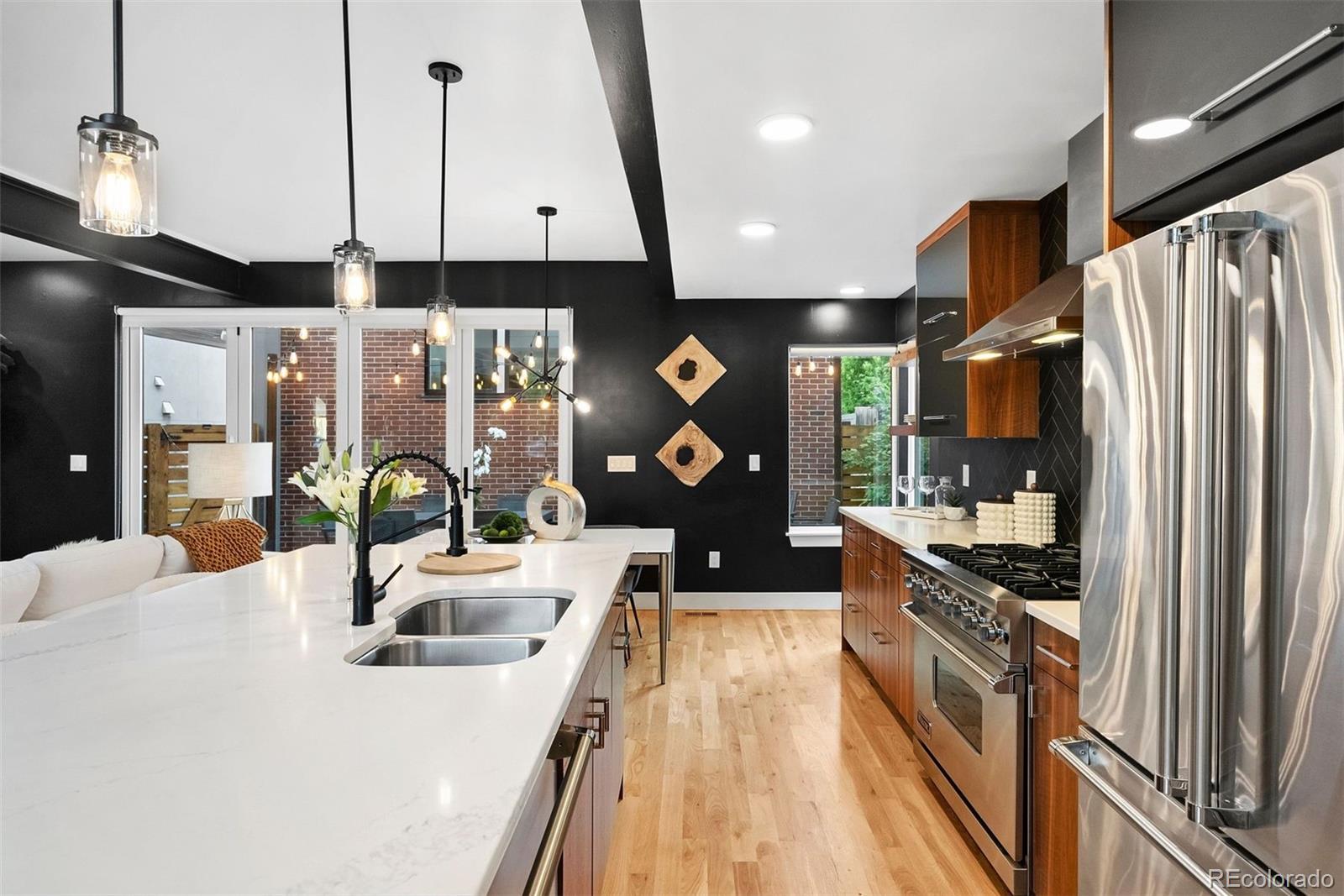 2328 W 33rd Avenue