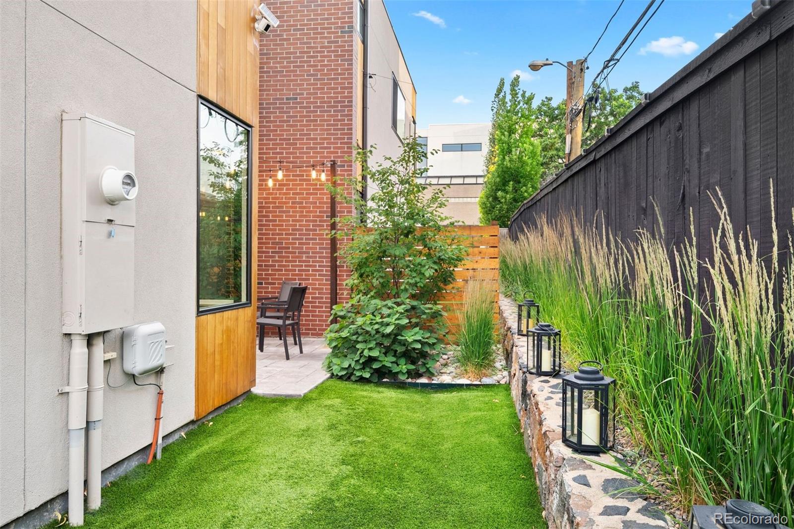 2328 W 33rd Avenue