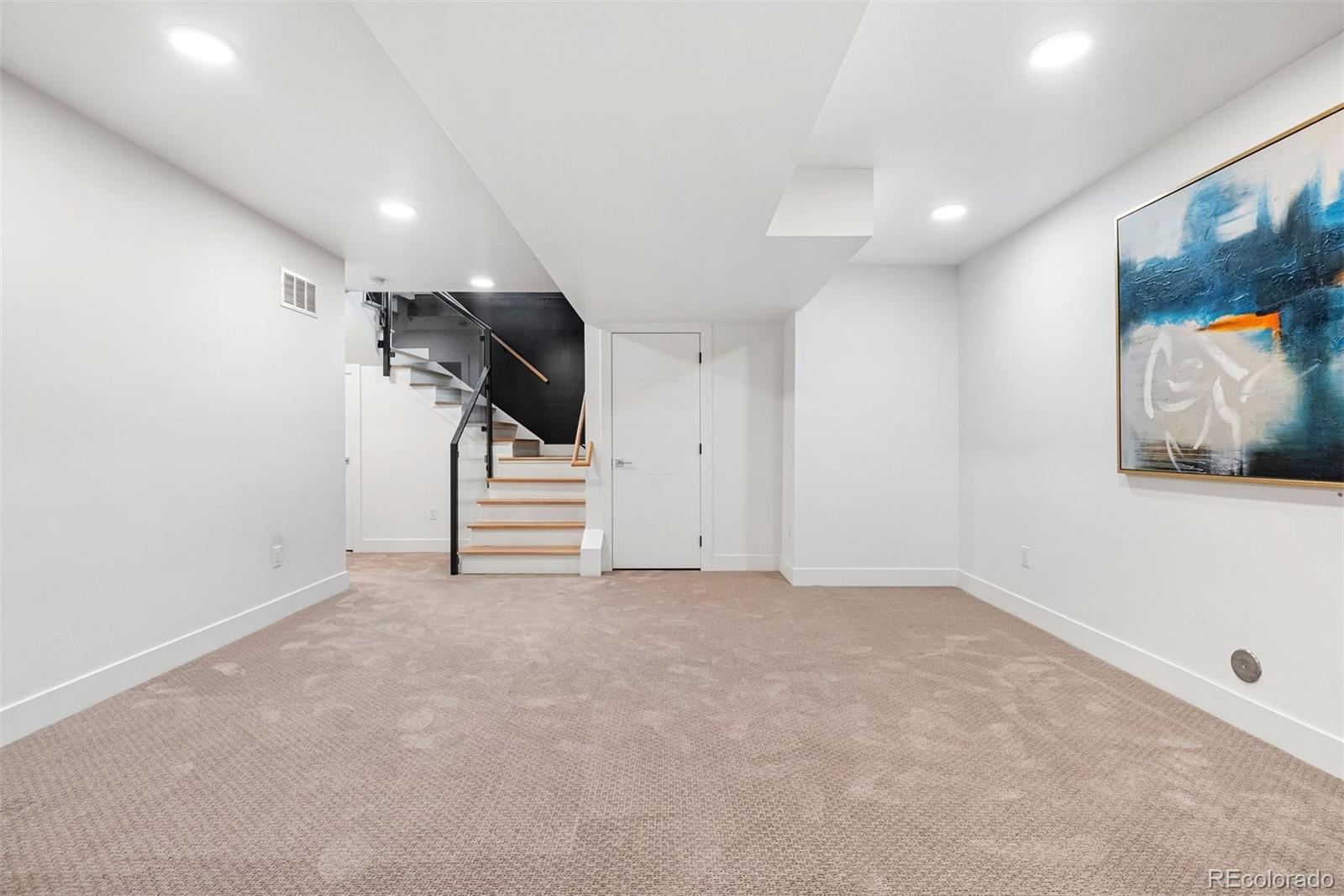 2328 W 33rd Avenue