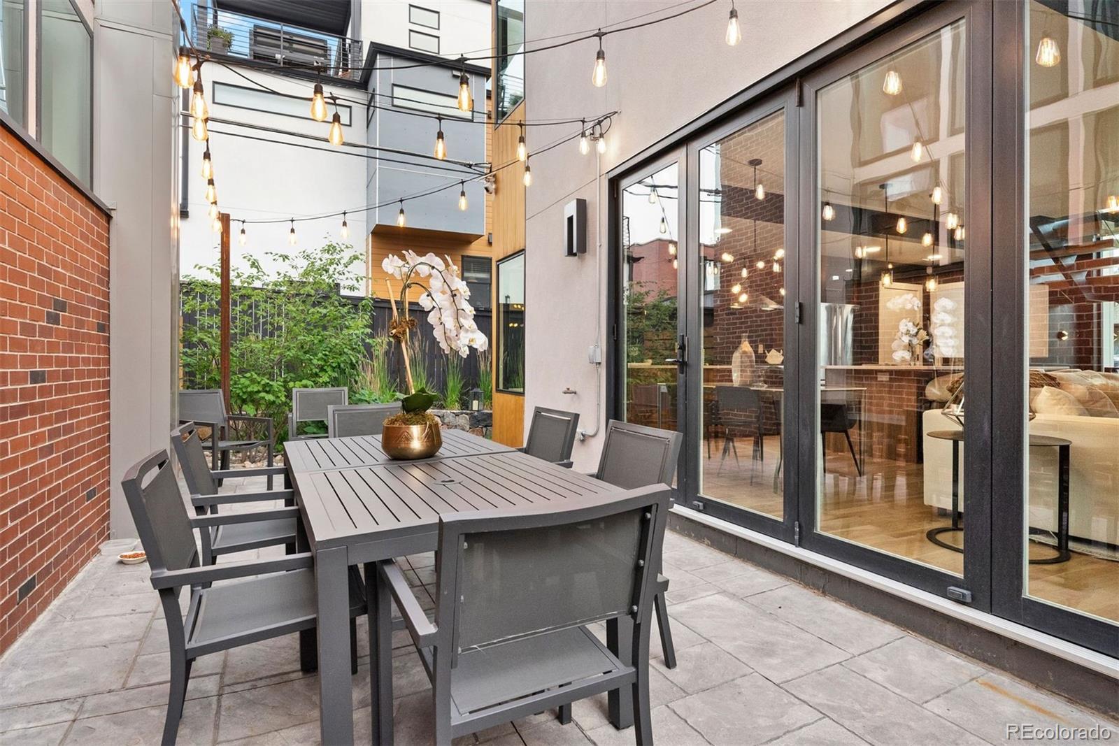 2328 W 33rd Avenue