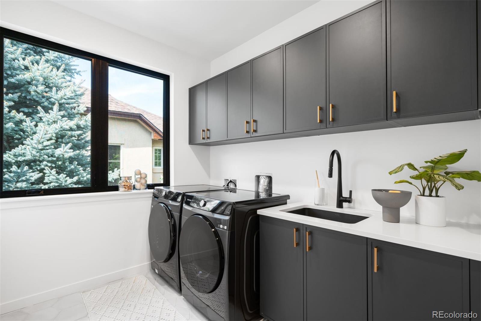 1241 S Garfield Street