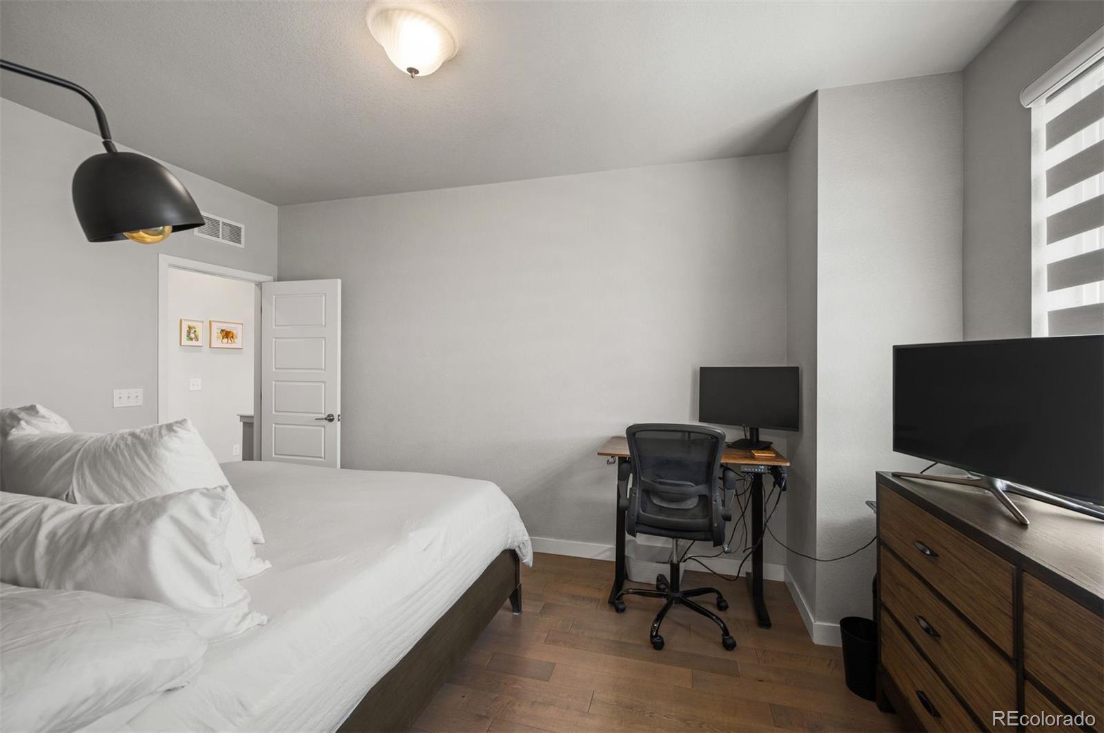 694 E Hinsdale Avenue