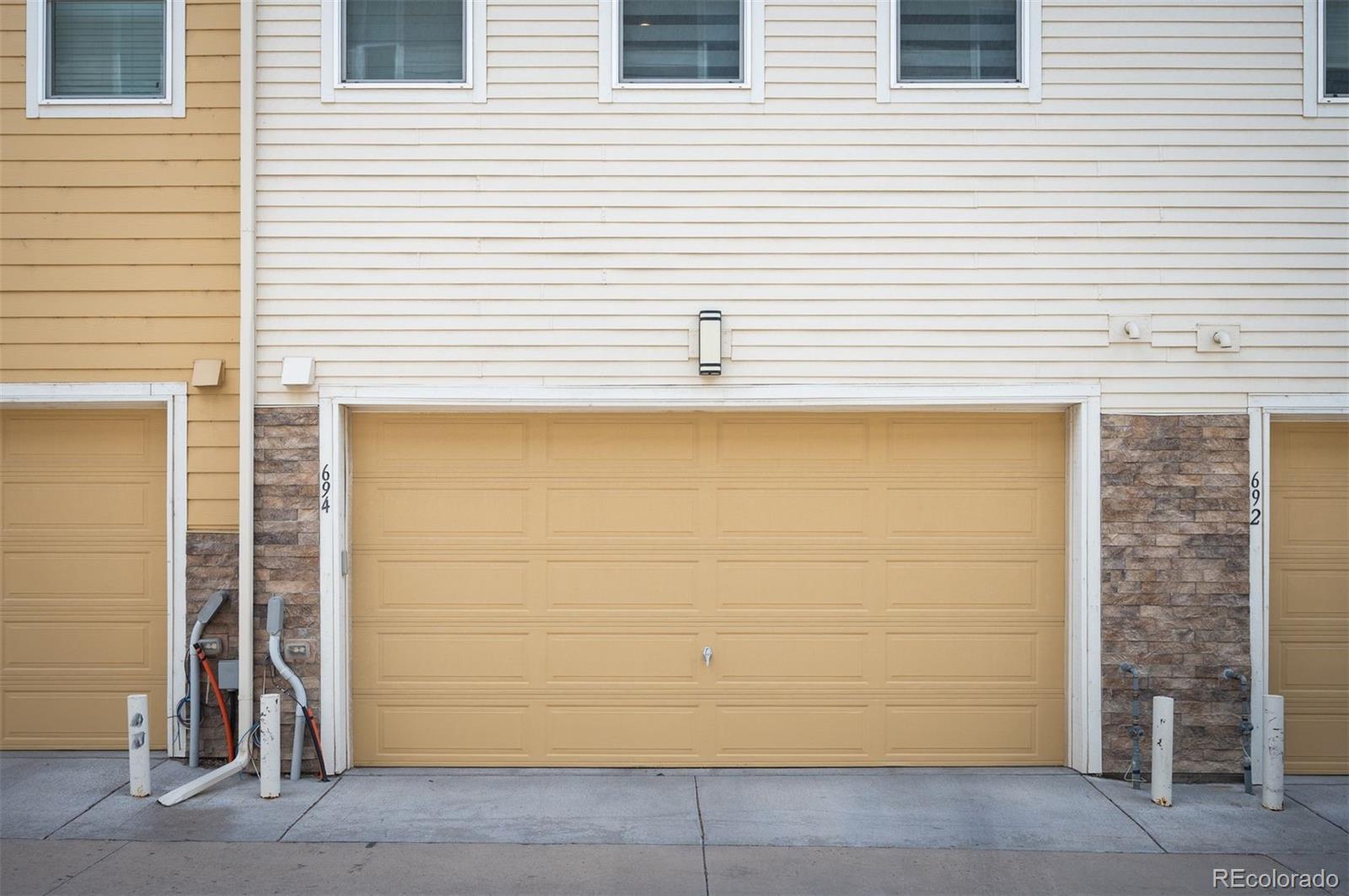 694 E Hinsdale Avenue