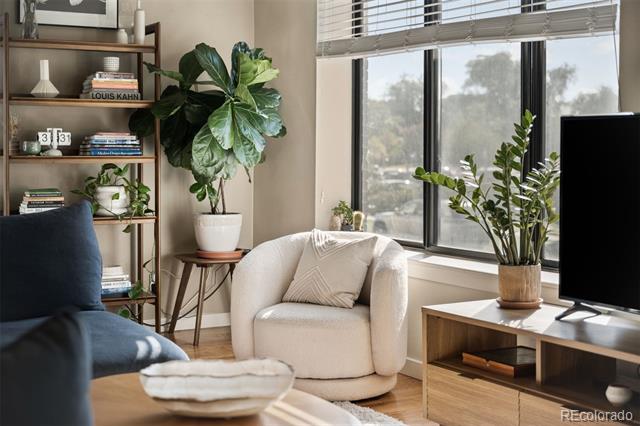 70 W 6th Avenue Unit: 100