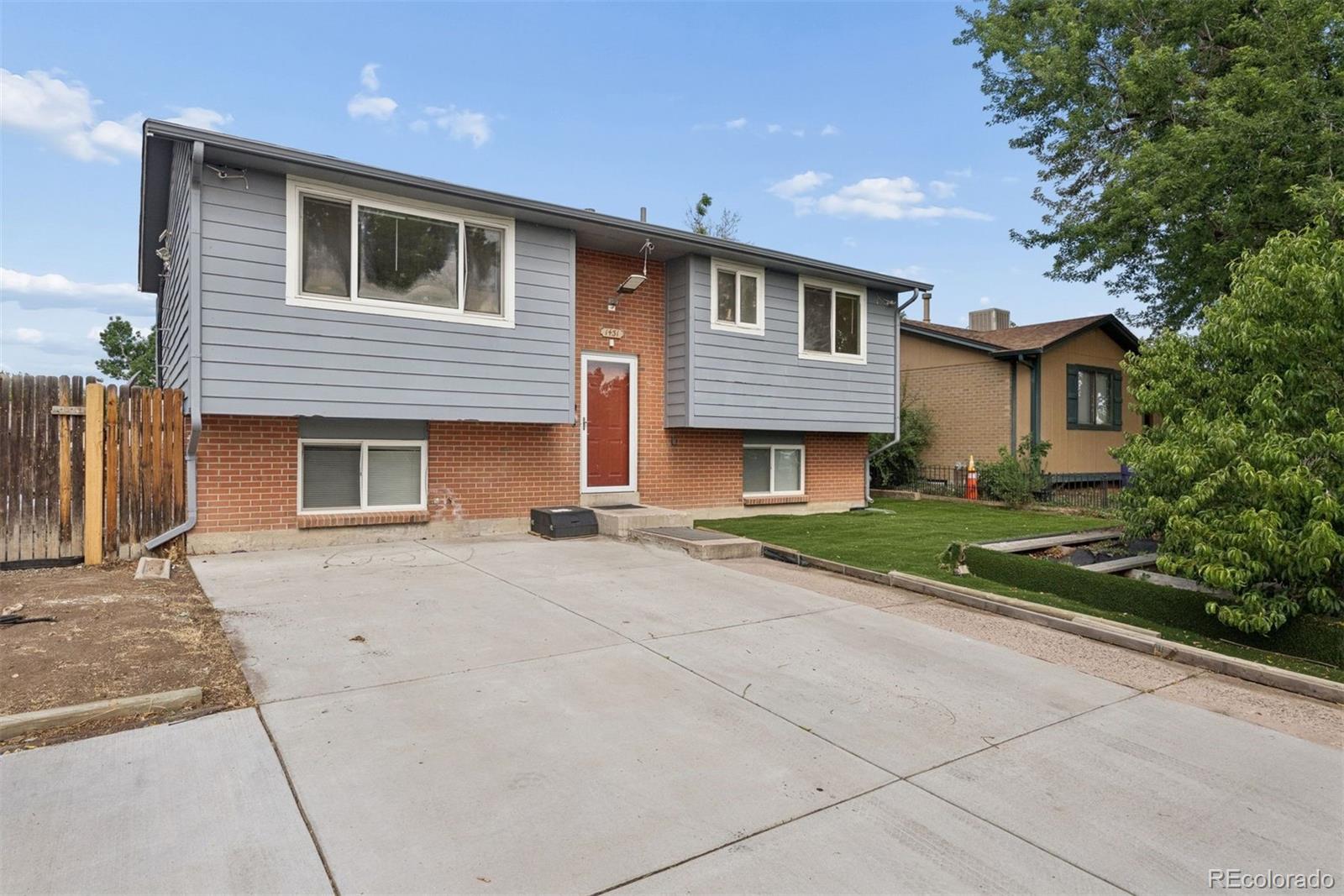 1431 S King Court