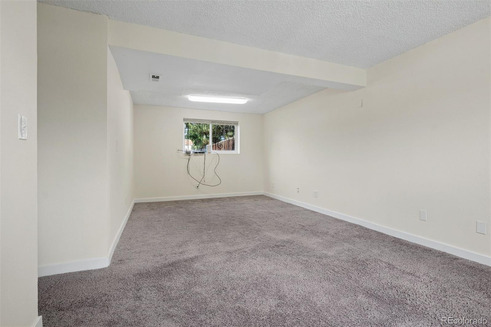 1431 S King Court
