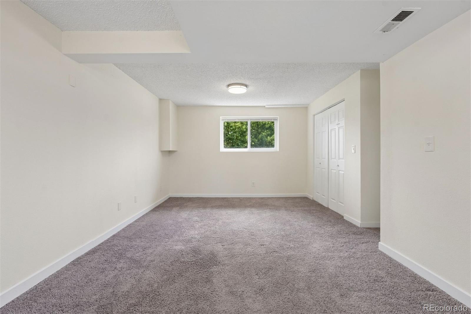 1431 S King Court