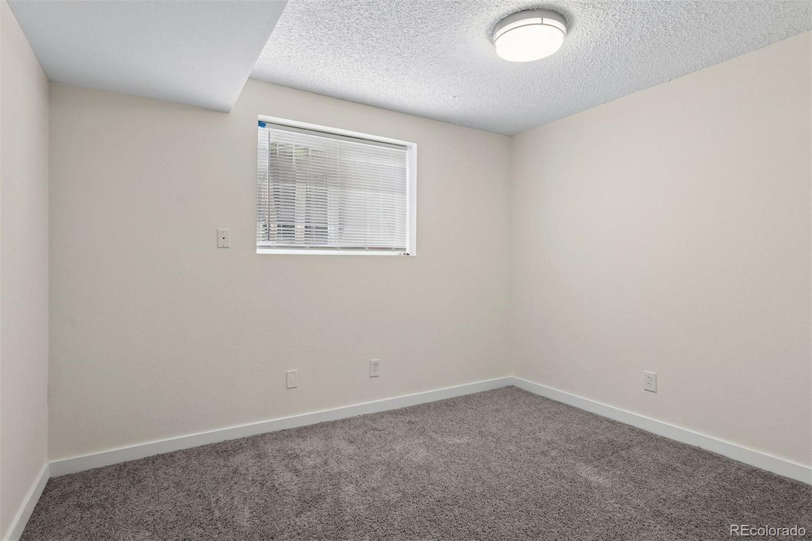 1431 S King Court
