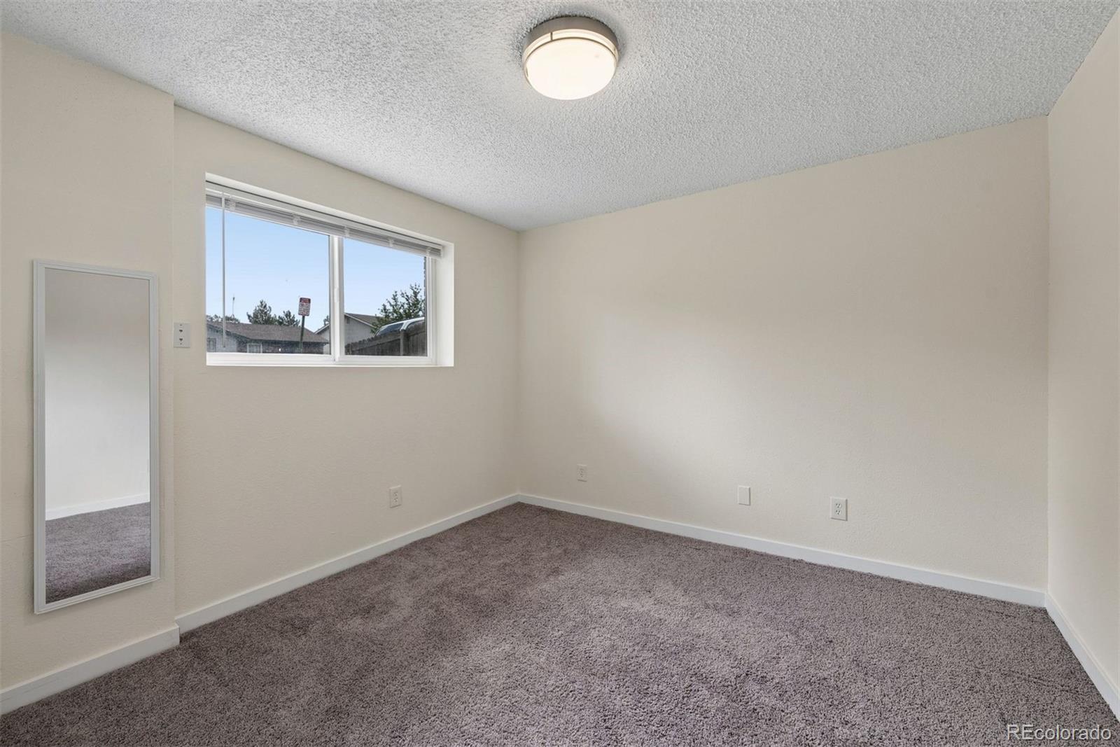 1431 S King Court