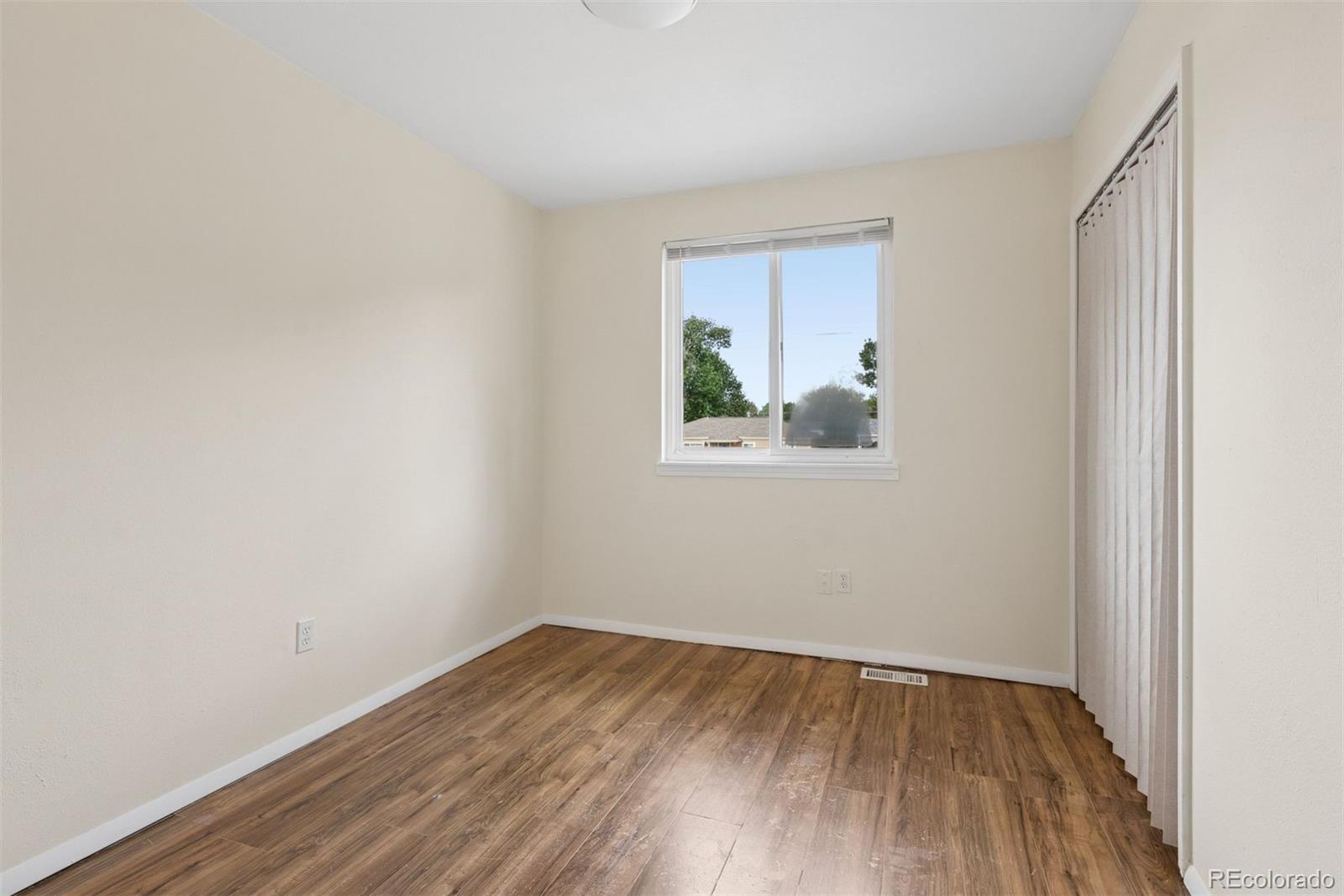 1431 S King Court