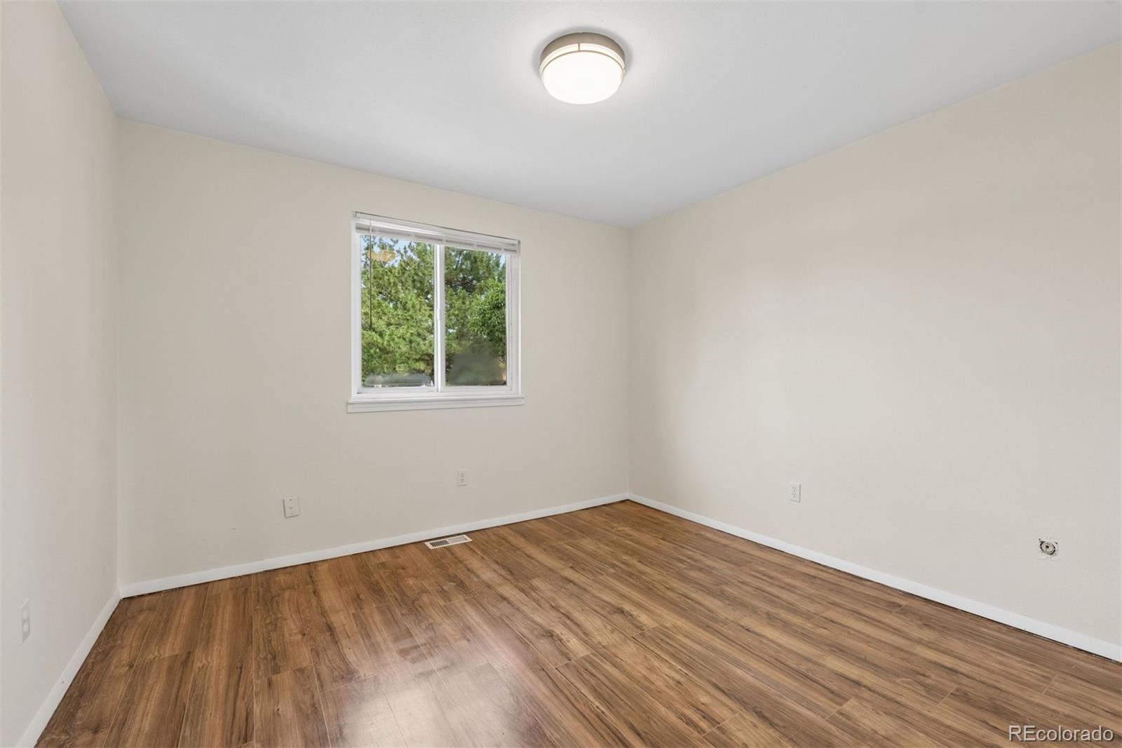 1431 S King Court