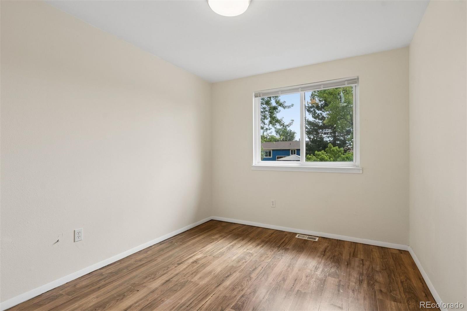 1431 S King Court