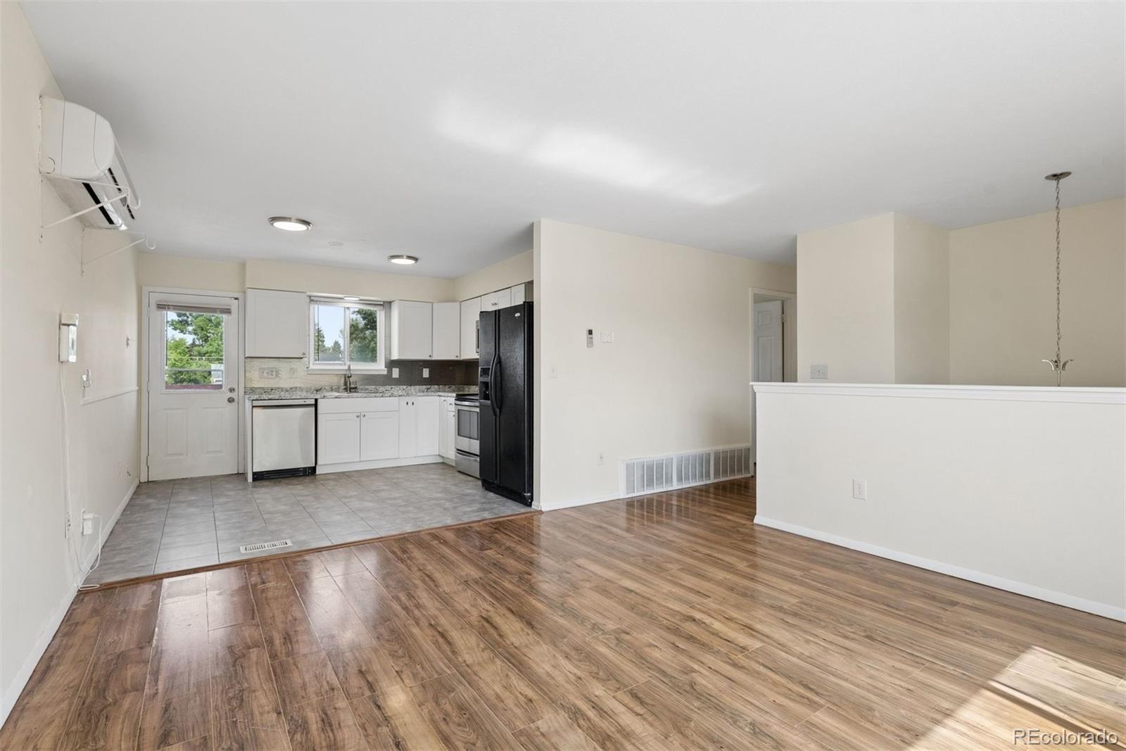 1431 S King Court
