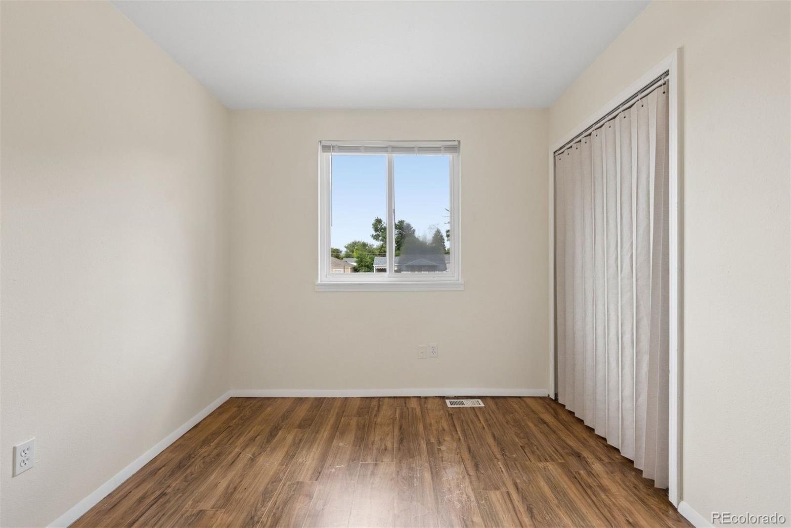 1431 S King Court