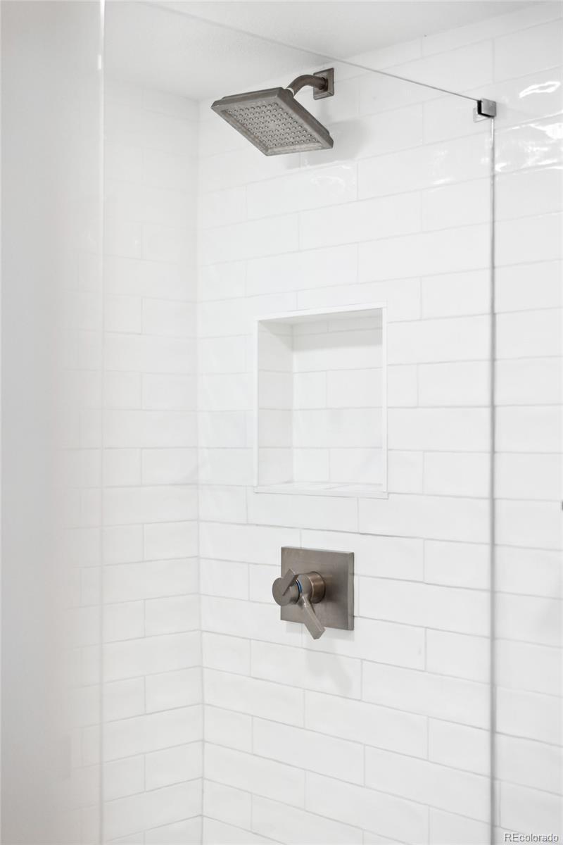 601 W 11th Avenue Unit: 807