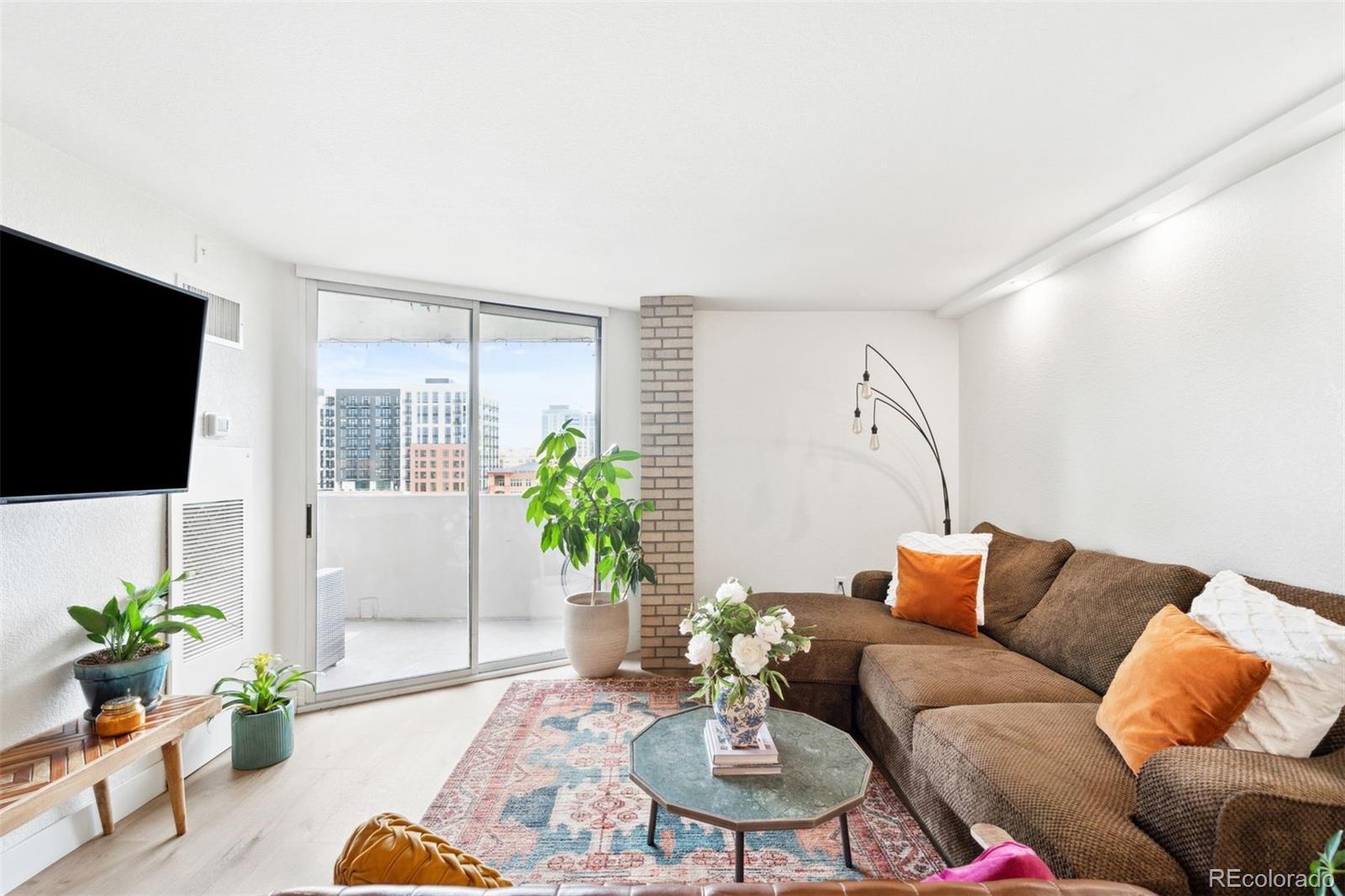 601 W 11th Avenue Unit: 807