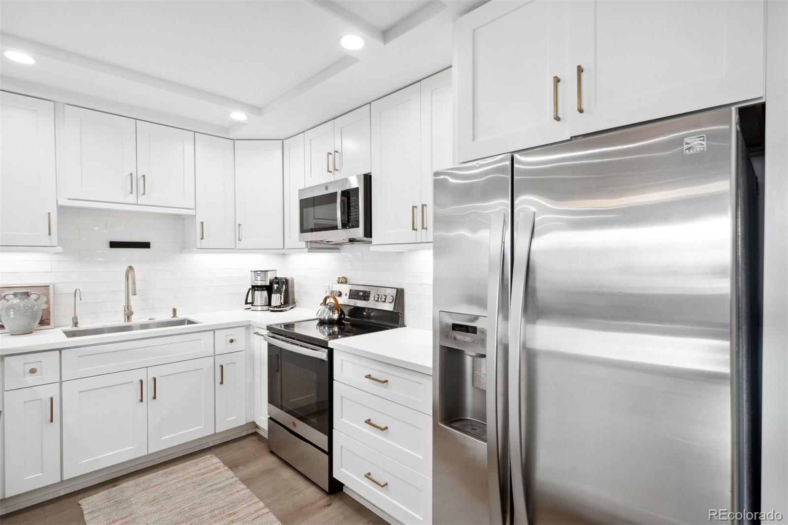 601 W 11th Avenue Unit: 807