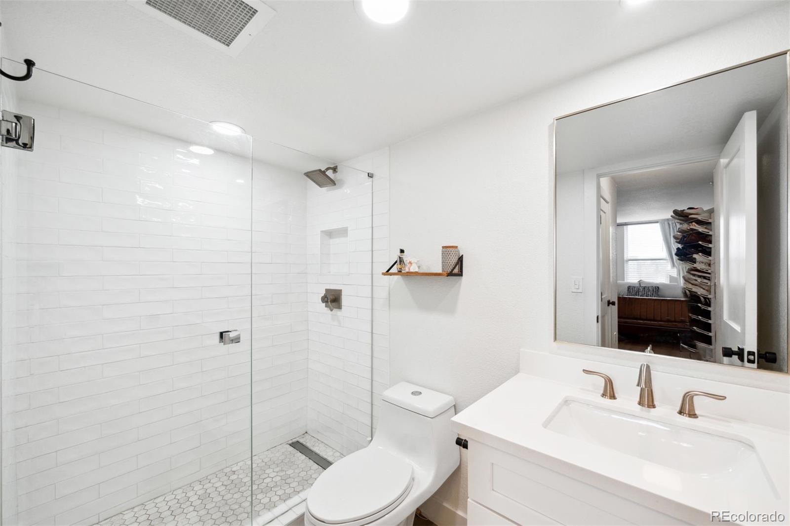 601 W 11th Avenue Unit: 807